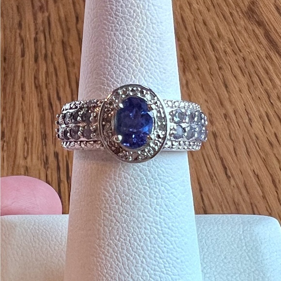 ⭐️ QVC Purple CZ with light purple side stones Sterling Silver Ring Size 6 - Picture 5 of 14